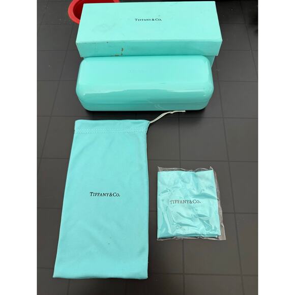 Tiffany & Co. Blue Box Set – Case, Pouch & Cleaning Cloth - Picture 1 of 4